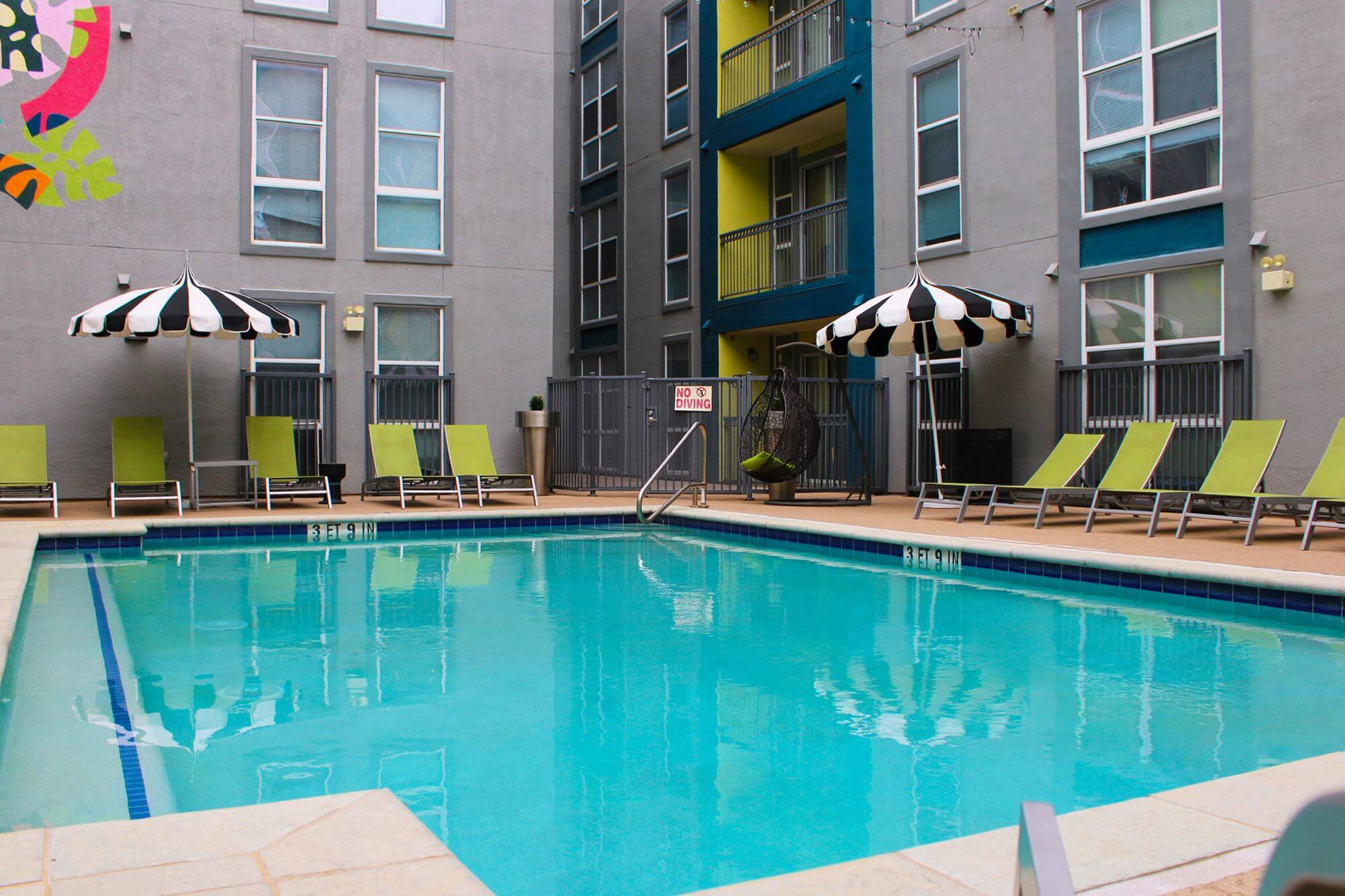 sparq-on-rio-apartments-near-ut-austin-resort-style-pool